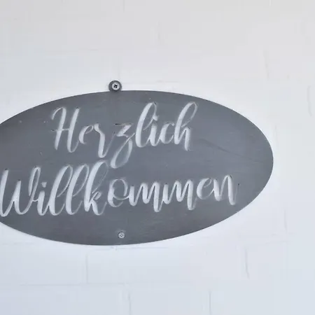 Schoenes 아파트 *